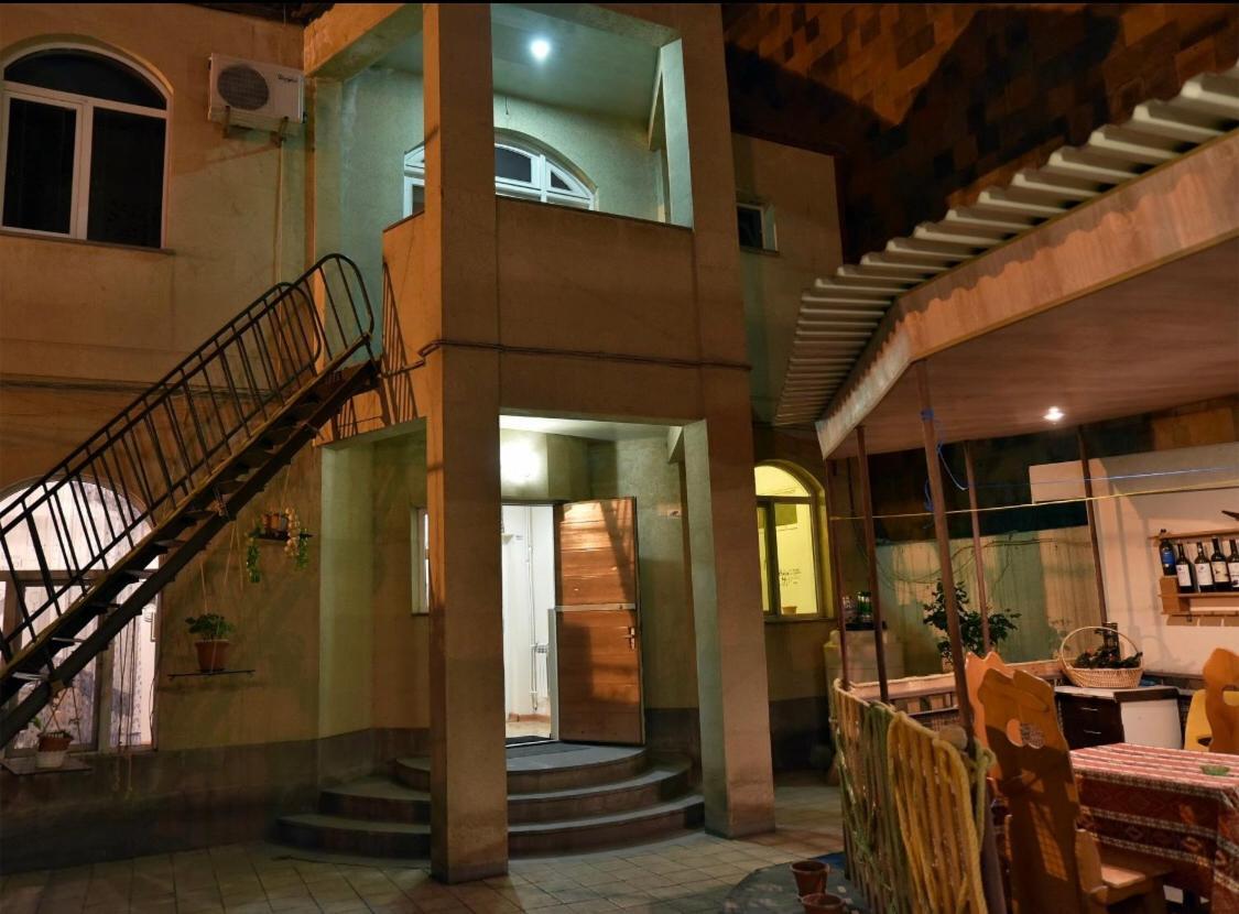Saryan Hotel Erywań Zewnętrze zdjęcie